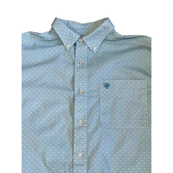 Ariat Button Down Shirt Mens XL Blue White Geometric Cotton Stretch Short Sleeve - Picture 1 of 9
